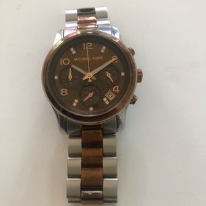 Michael Kors MK 5495 Women's Stainless Steel Quartz Watch. Brown & Silver Tone.